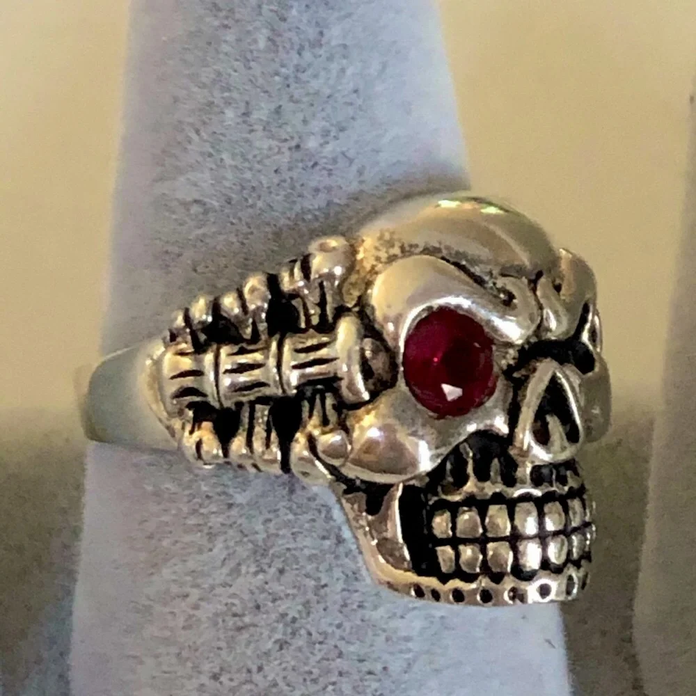 925 silver 13 size ring biker skull vertebrae red cz stone eye